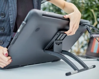 מעמד מתכוונן Wacom ACK620K עבור Cintiq 16 3